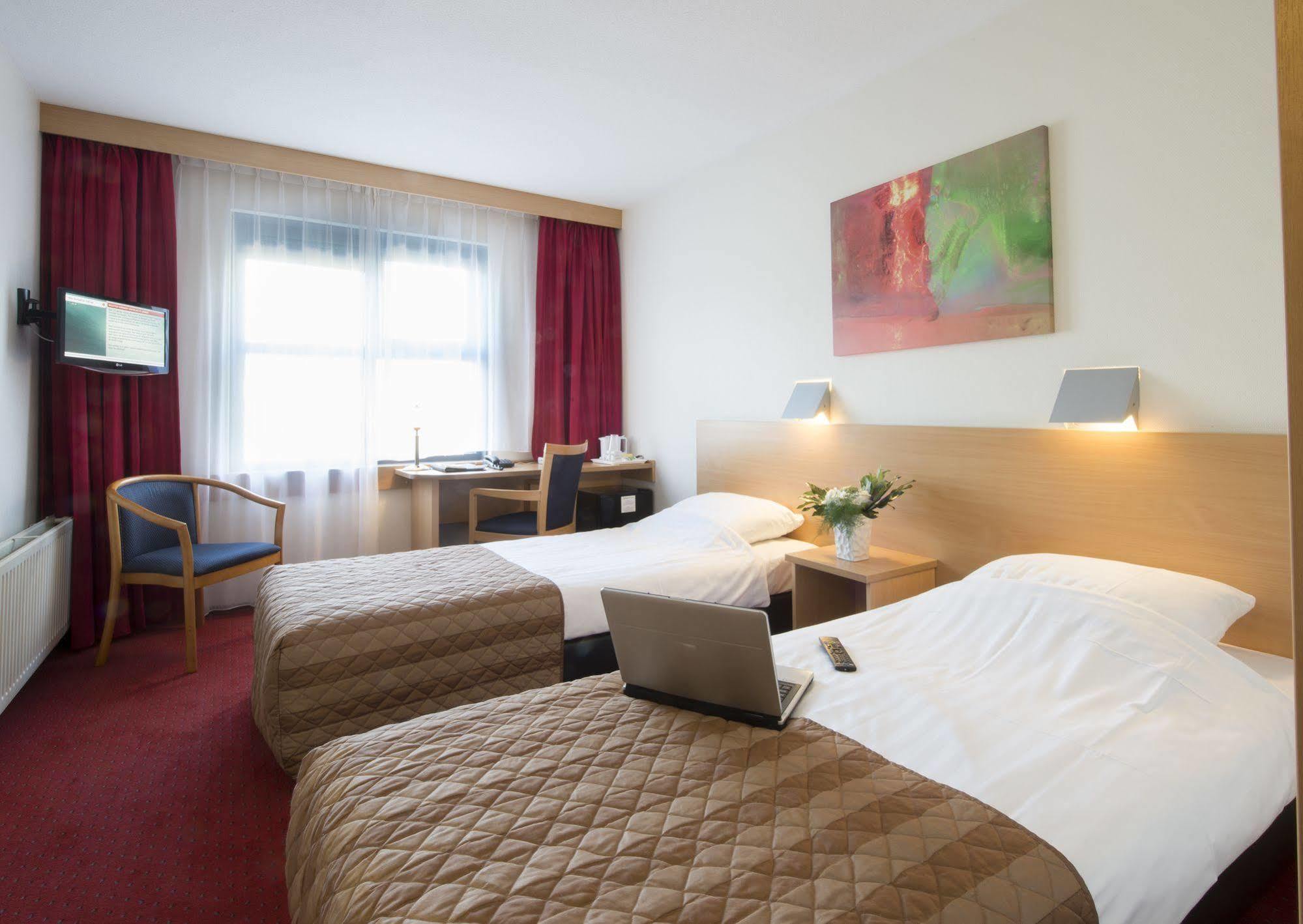 Bastion Hotel Geleen Esterno foto